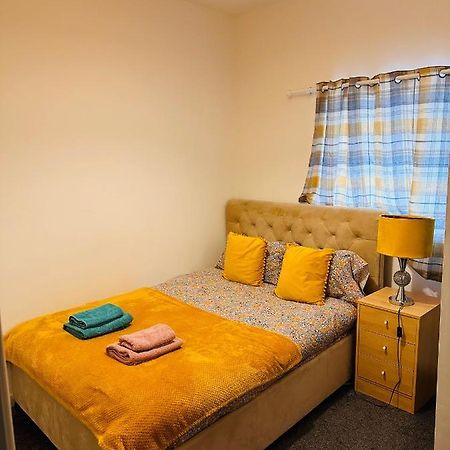 City Blessed Aptm 2 With Free Parking North Shields Esterno foto